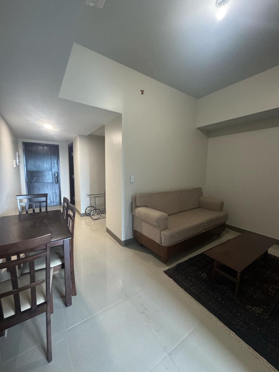 Apartment For Rent in McKinley Hill