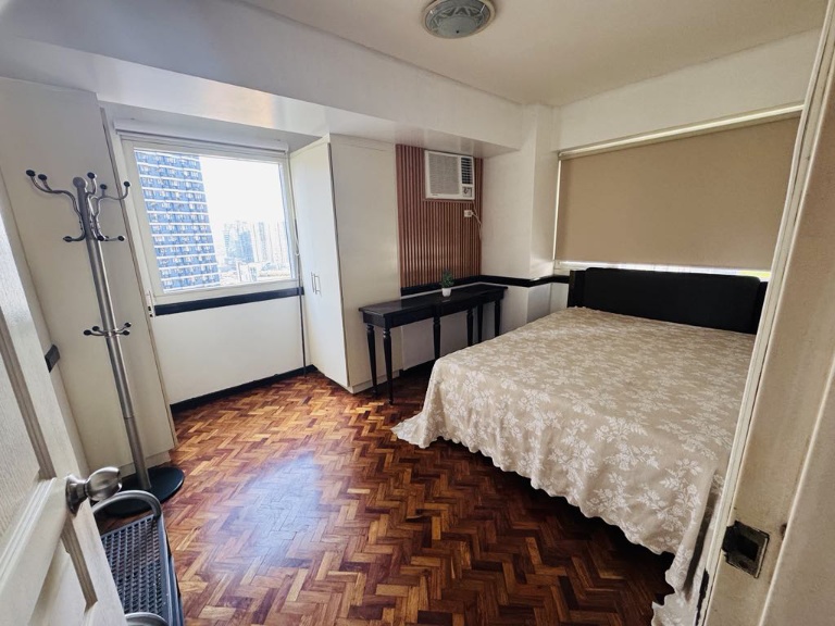 Condo For Rent in Salcedo Village