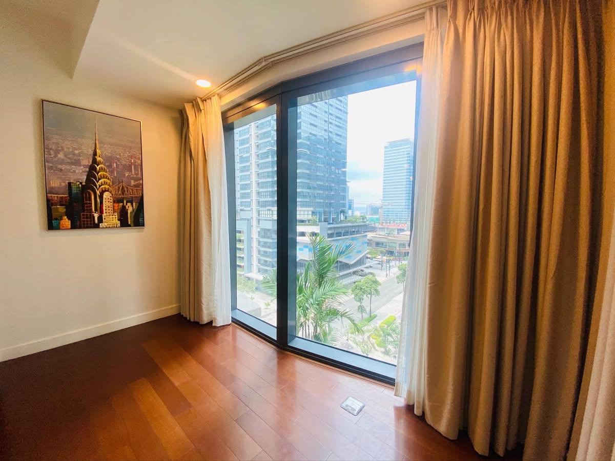 GRAND HYATT MANILA  RESIDENCES