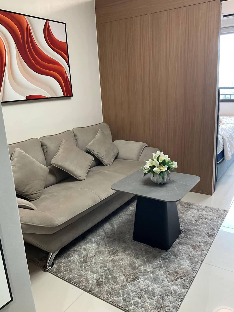 Apartment For Rent in Legazpi Village