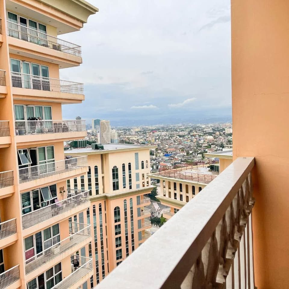 THE VENICE LUXURY RESIDENCES