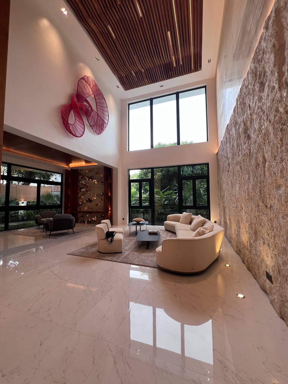 LAUAN ST AYALA ALABANG VILLAGE