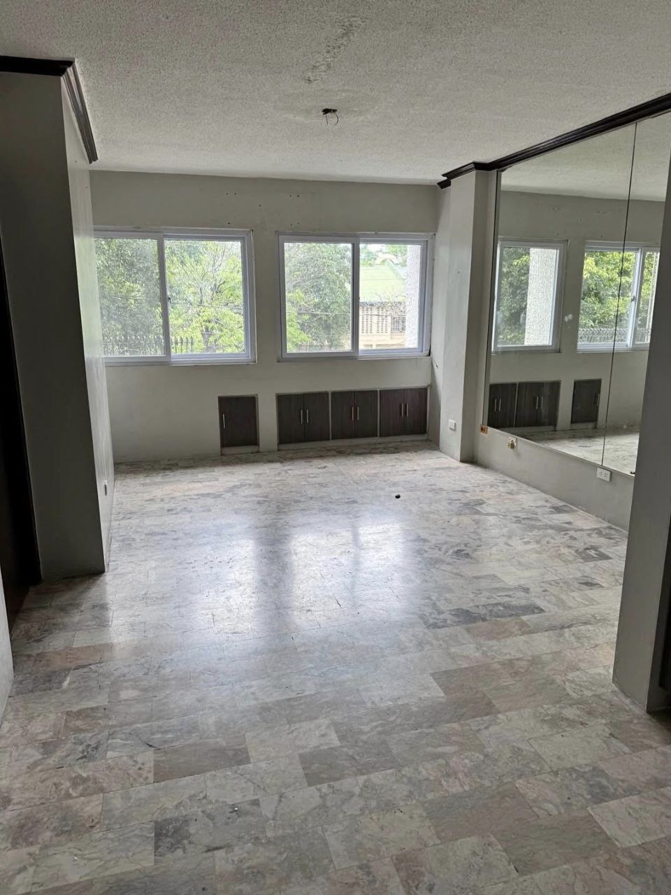 Apartment For Rent in Ugong