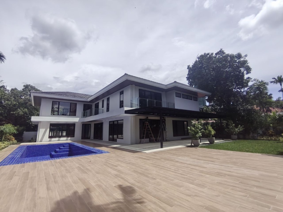 Villa For Rent in Urdaneta