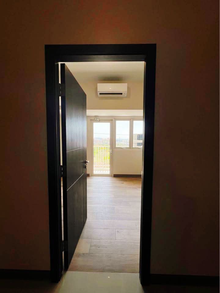 Condo For Rent in McKinley Hill