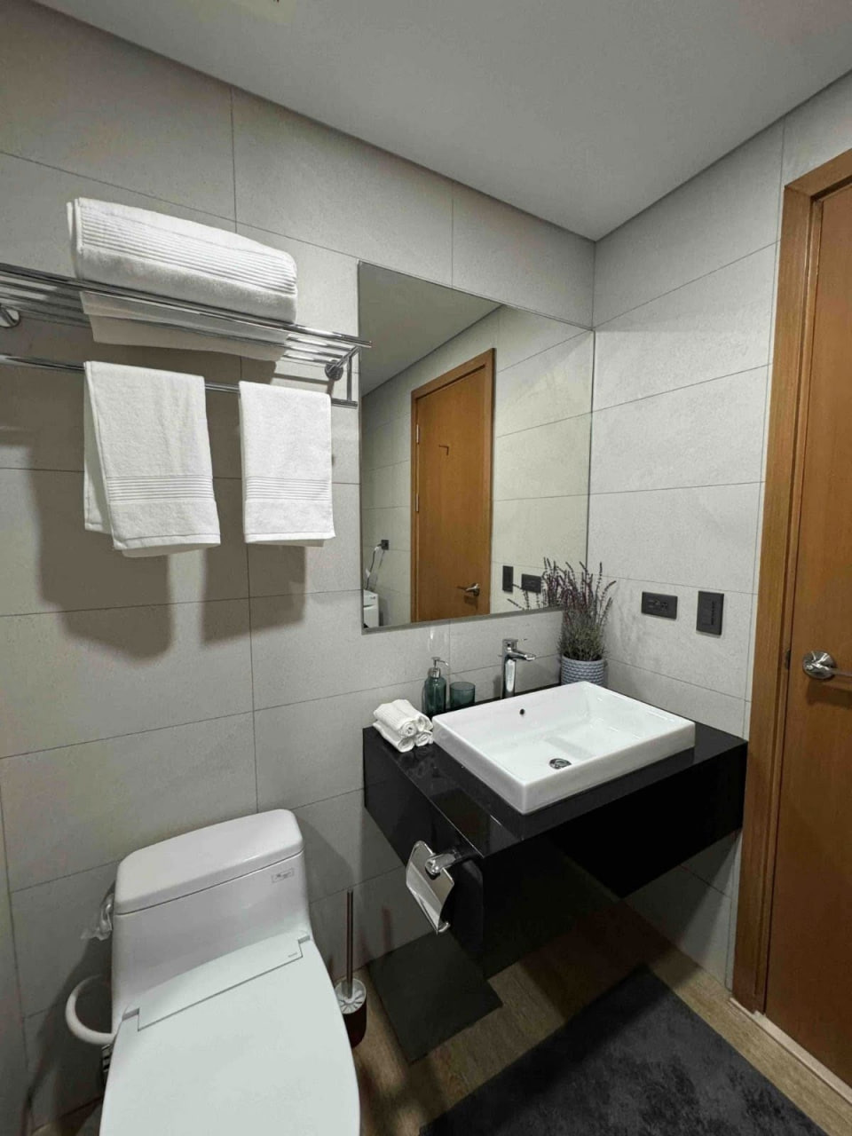 THE SEASONS RESIDENCES