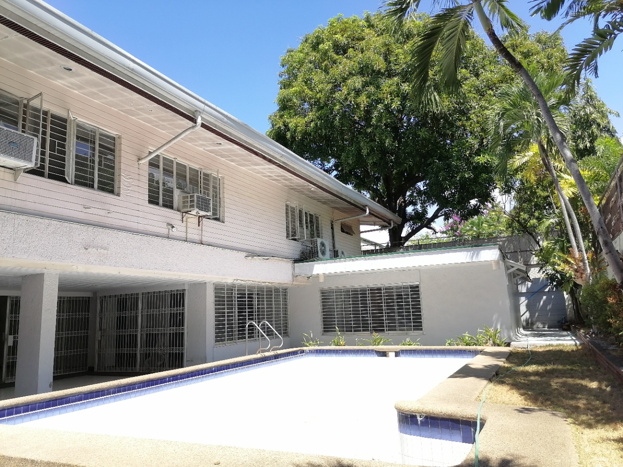 Villa For Rent in Dasmariñas