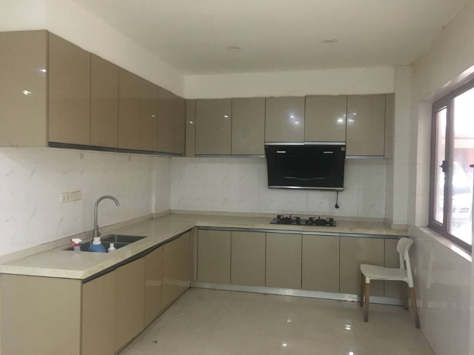 Villa For Rent in Tambo