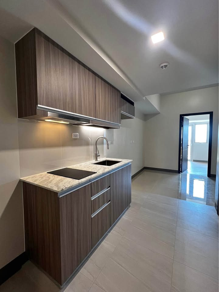 Apartment For Rent in McKinley Hill