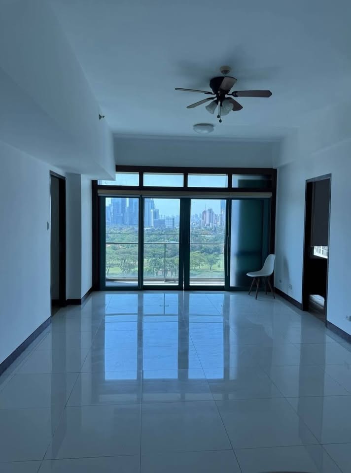 Apartment For Sale in Bonifacio Global City