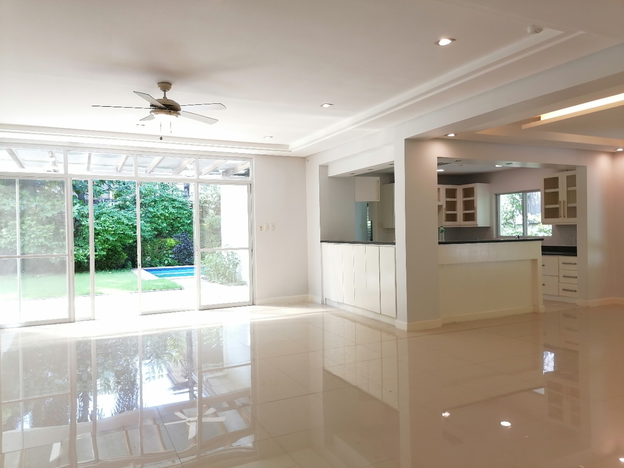 Villa For Rent in Dasmariñas