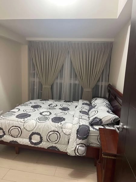 UPTOWN PARKSUITES