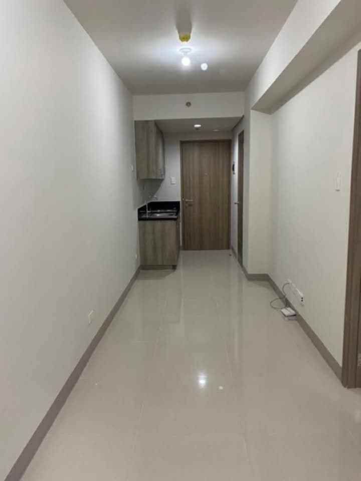Apartment For Sale in Pasay Rotonda