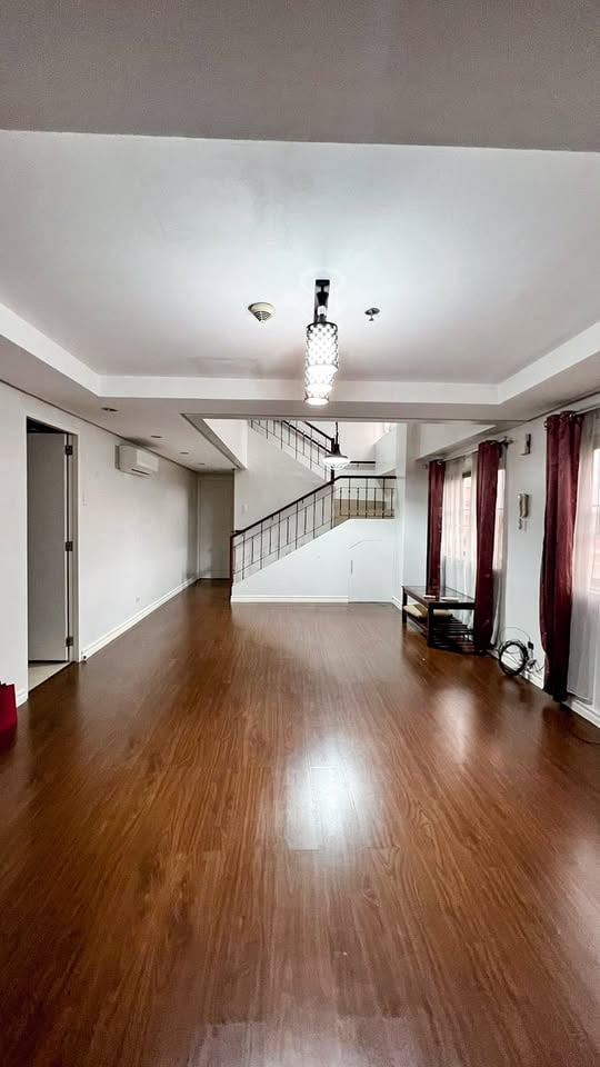 Condo For Rent in McKinley Hill