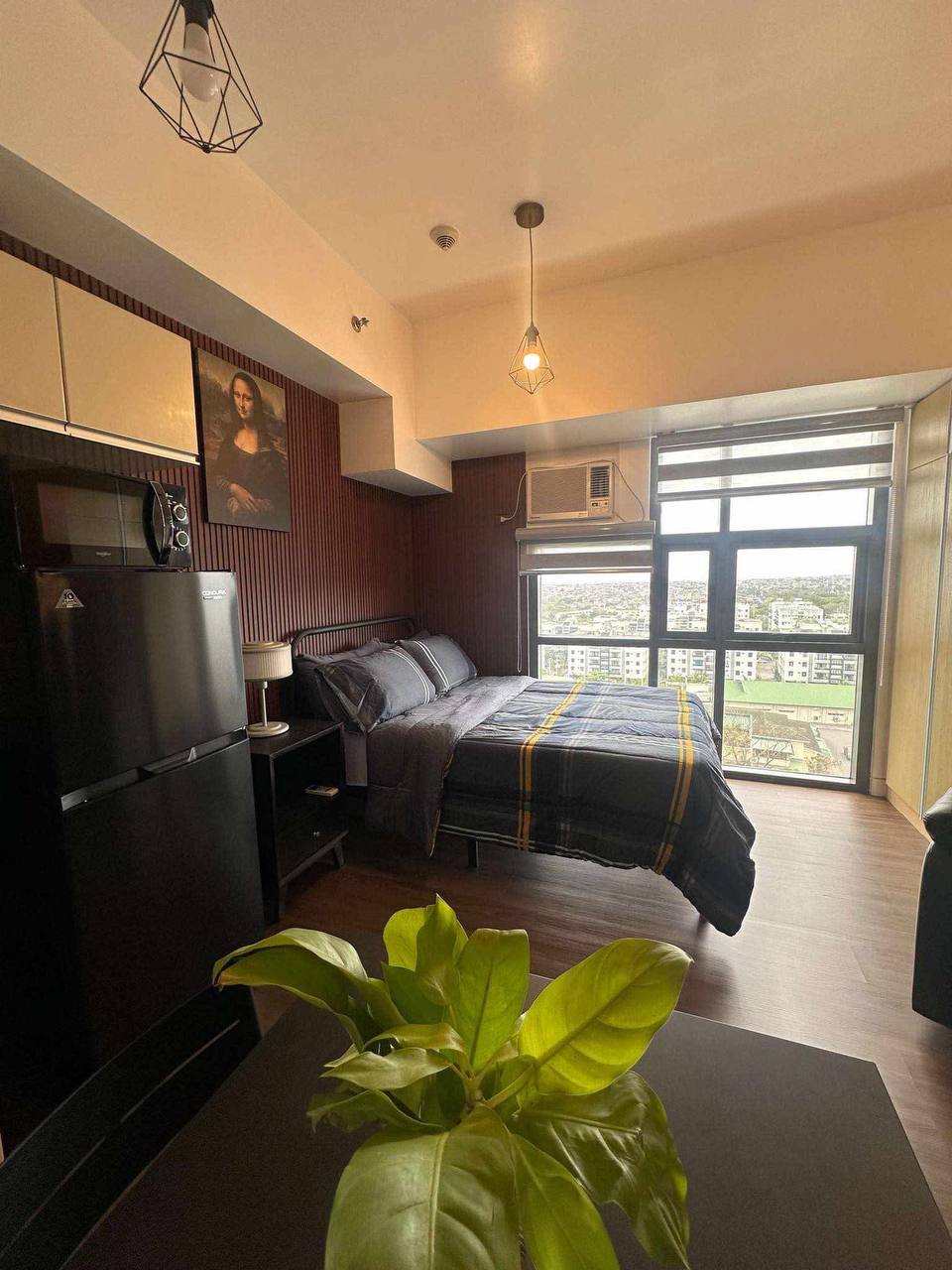 Apartment For Sale in McKinley Hill
