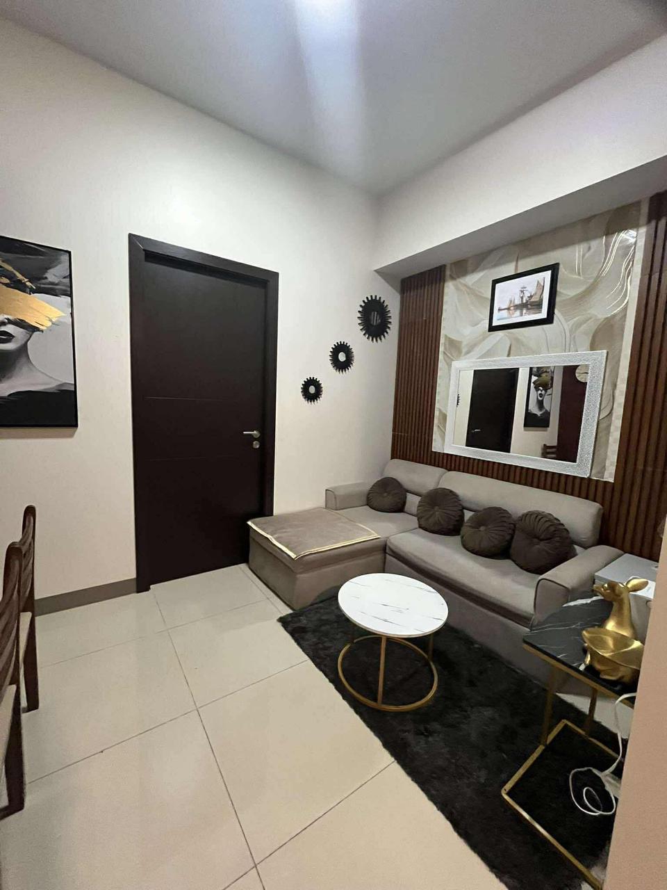 Apartment For Rent in McKinley Hill