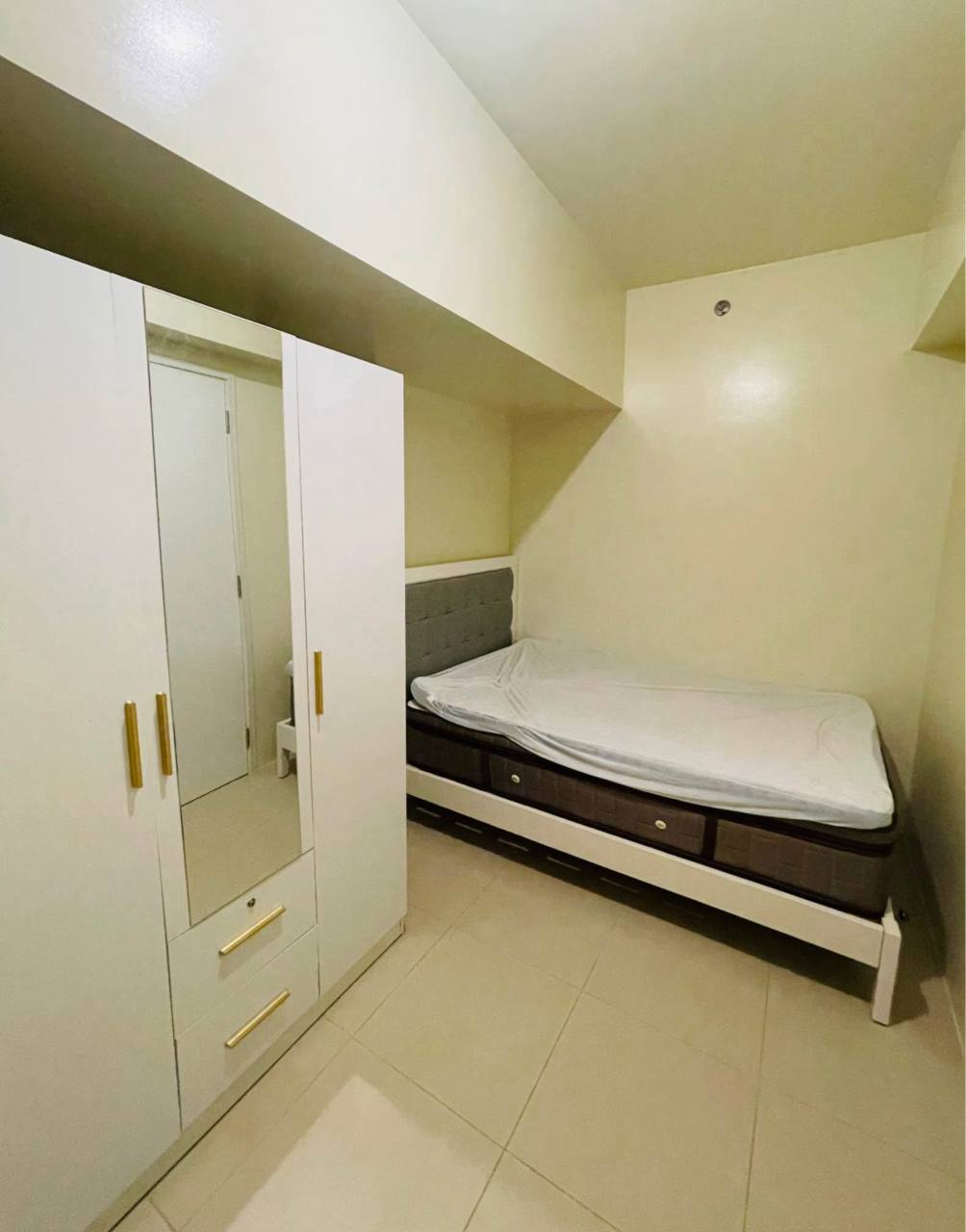 Apartment For Rent in Batasan Hills