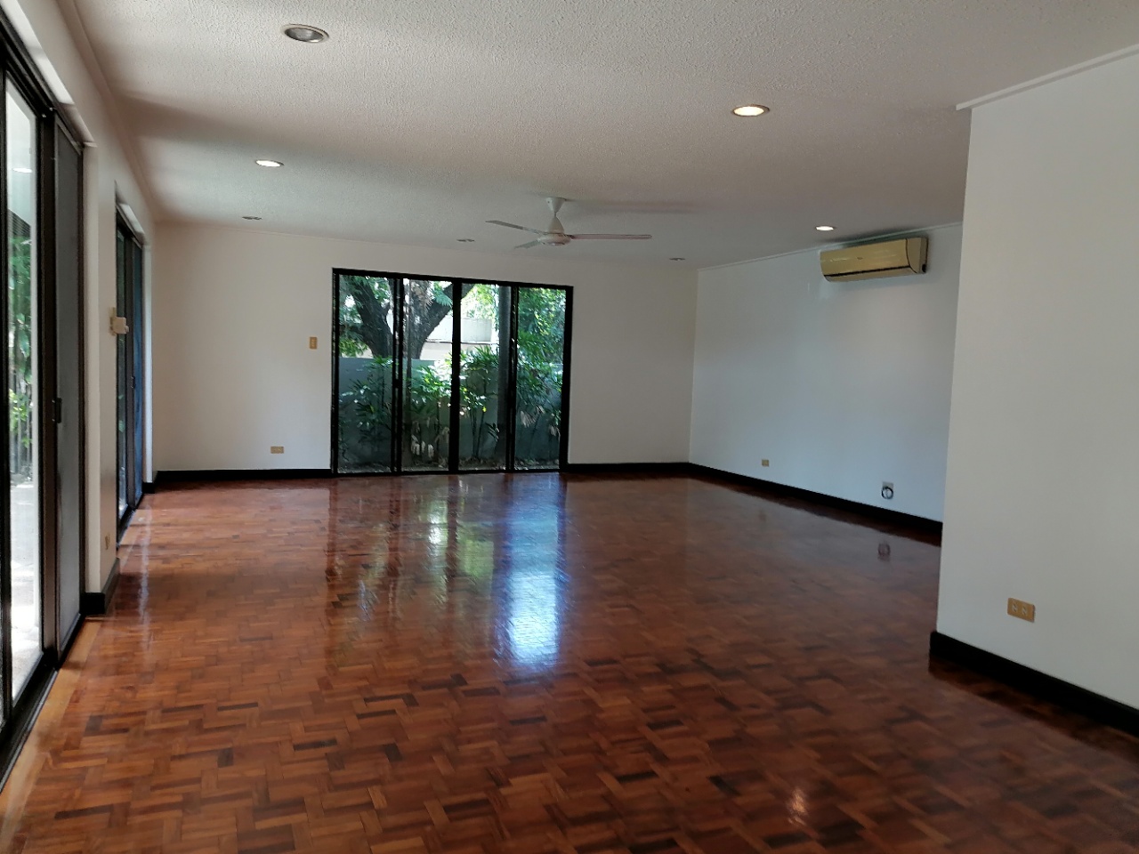 Villa For Rent in Dasmariñas