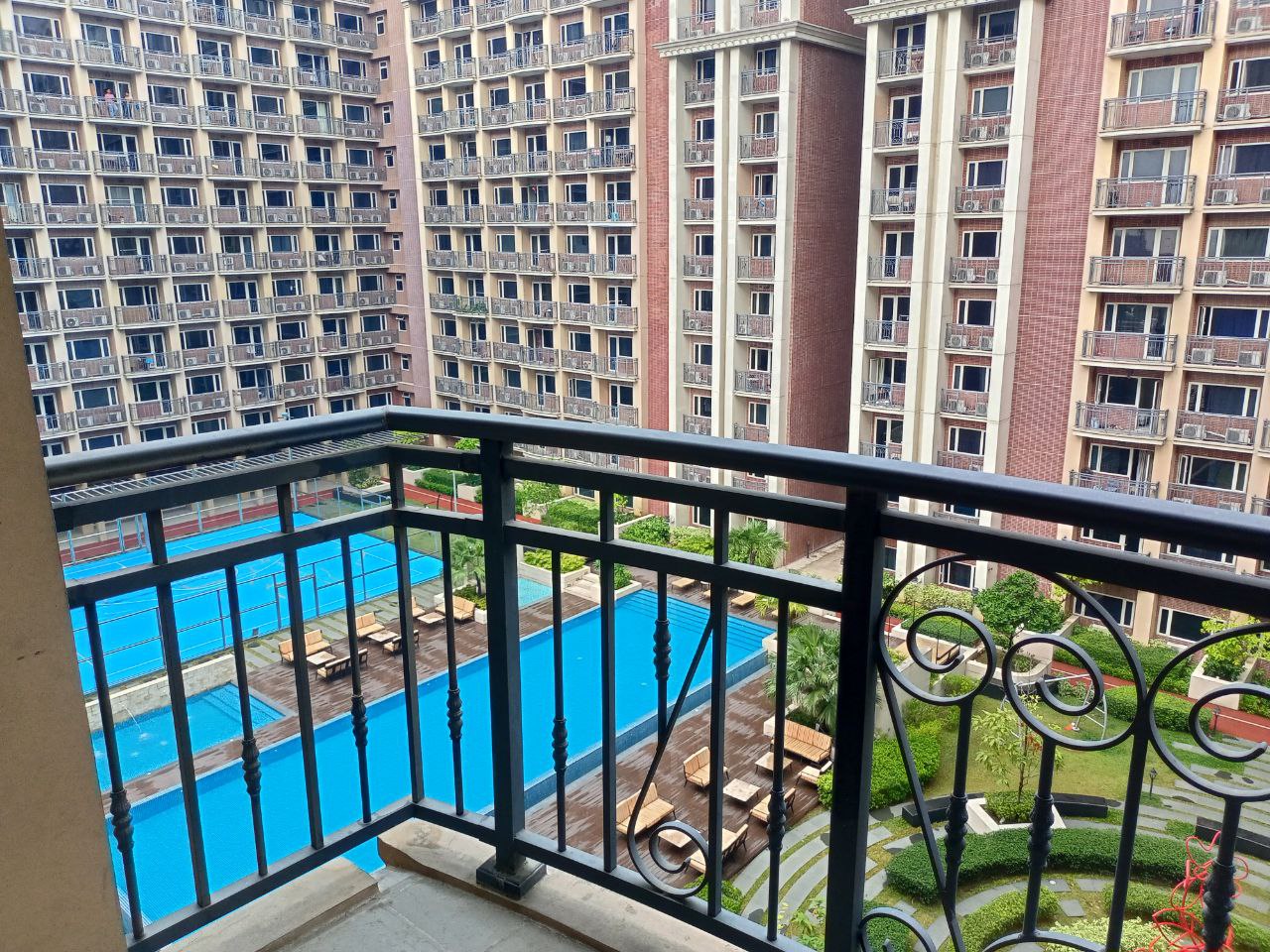 Monarch Parksuites