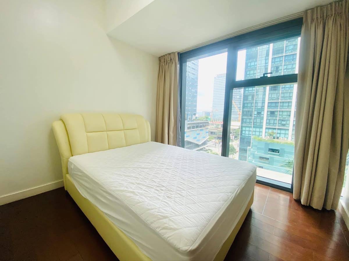 GRAND HYATT MANILA  RESIDENCES