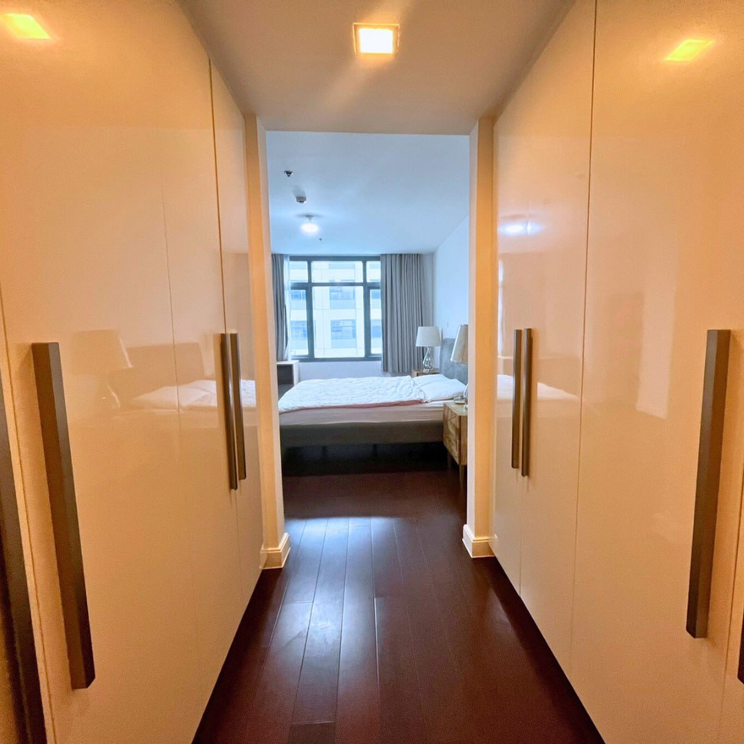 The Suites at One Bonifacio High Street