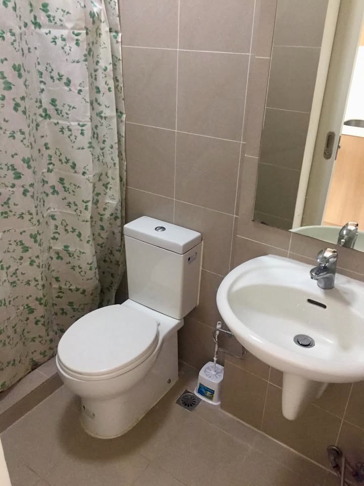 Apartment For Sale in Commonwealth