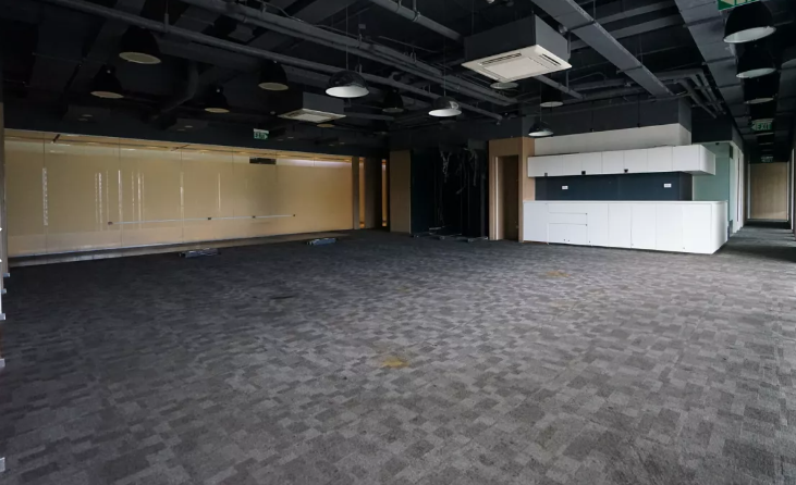 FIVE ECOM CENTER