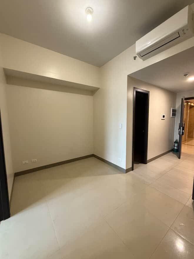 Apartment For Rent in McKinley Hill