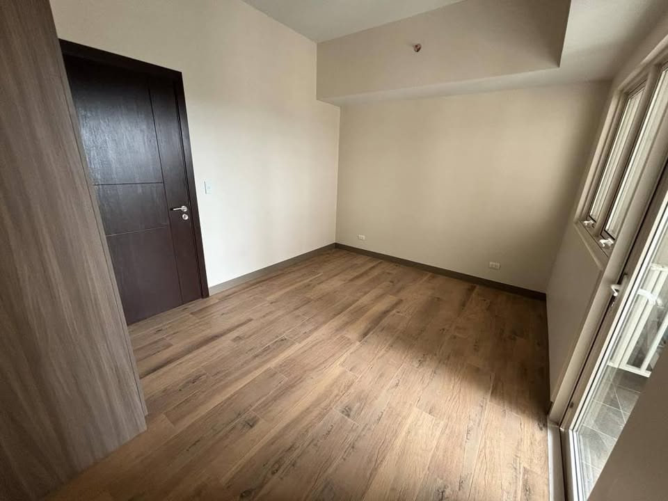 Condo For Rent in McKinley Hill