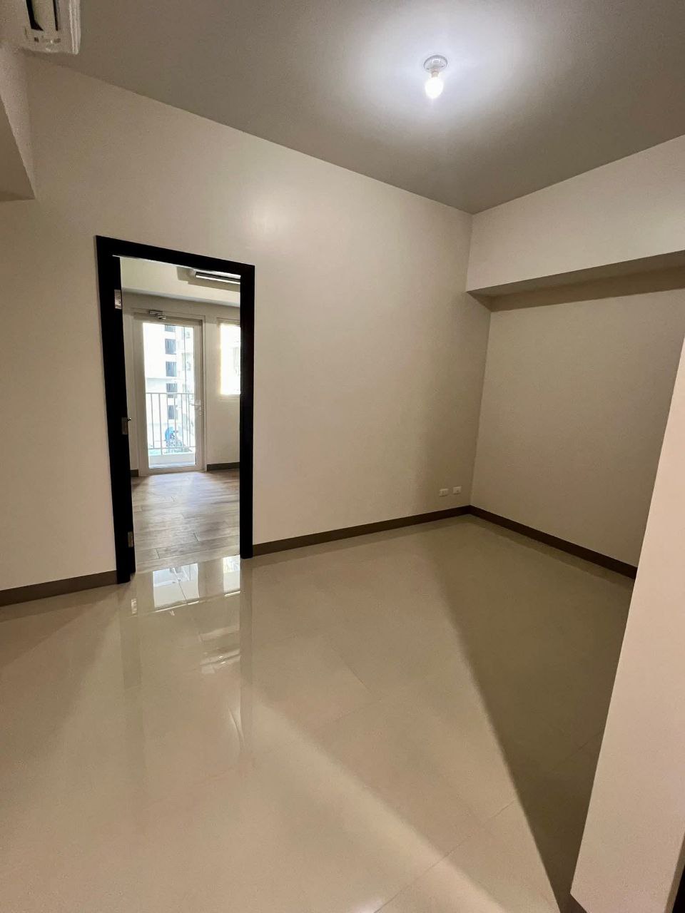 Apartment For Rent in McKinley Hill