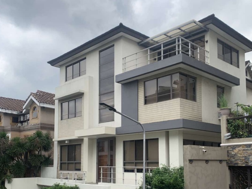 Villa For Rent in McKinley Hill