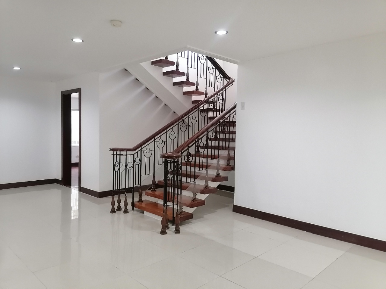 Villa For Rent in Dasmariñas