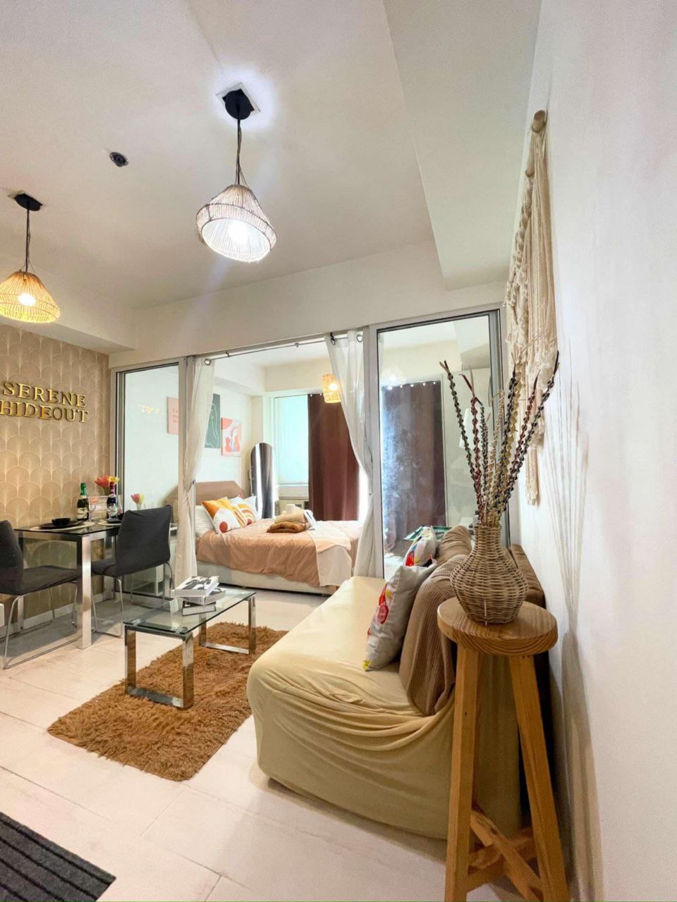 Apartment For Rent in Sun Valley