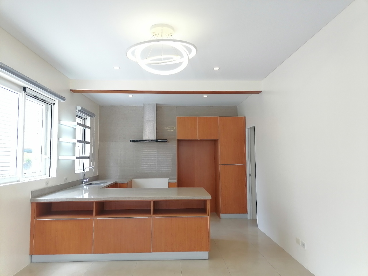 Villa For Rent in McKinley Hill