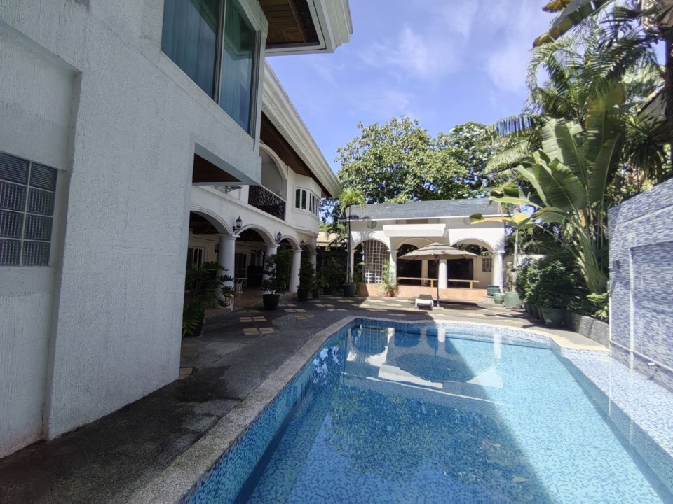 Villa For Rent in Urdaneta