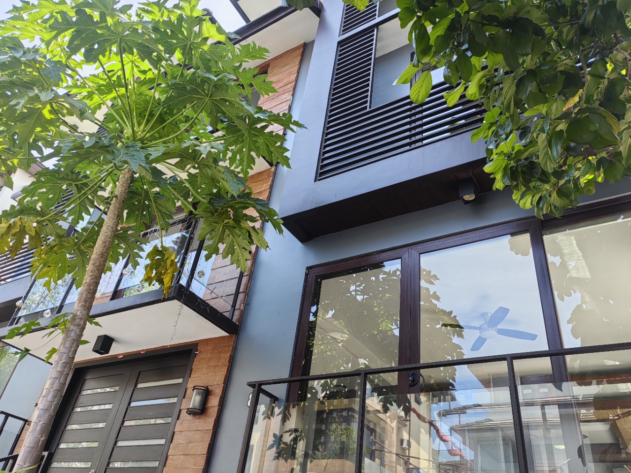 Villa For Rent in McKinley Hill