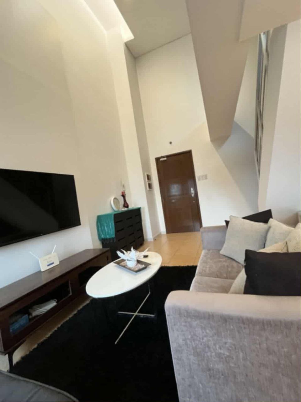 Apartment For Sale in McKinley Hill