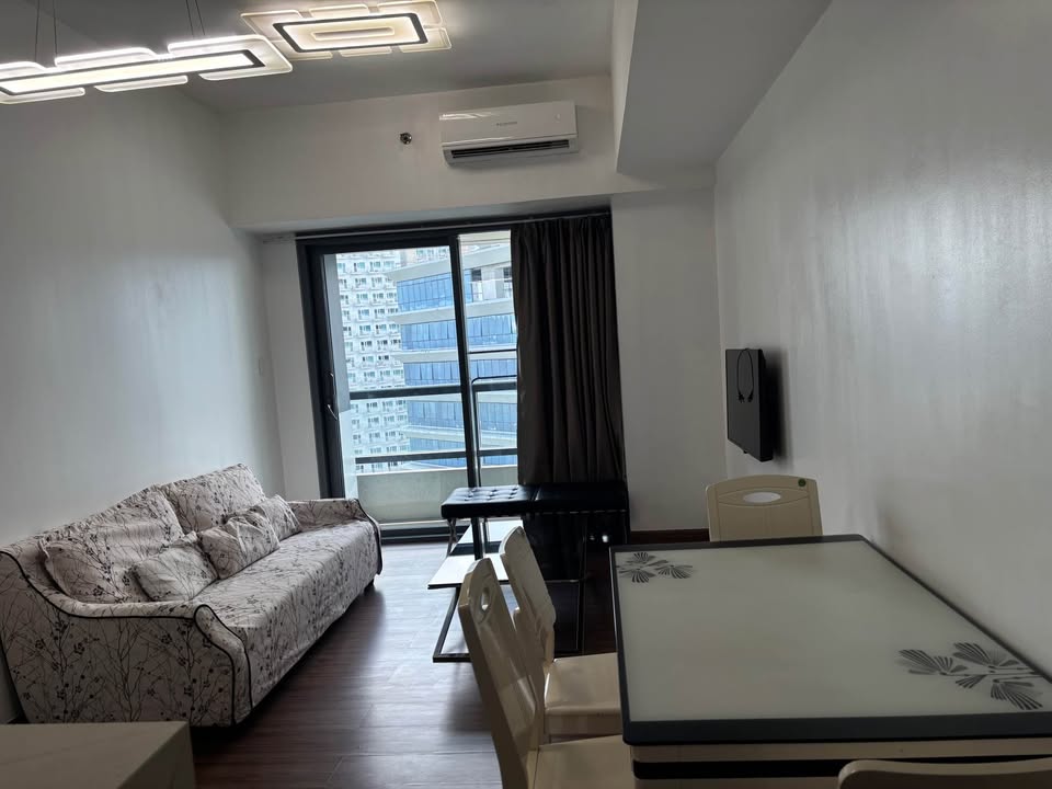 Condo For Rent in Salcedo Village