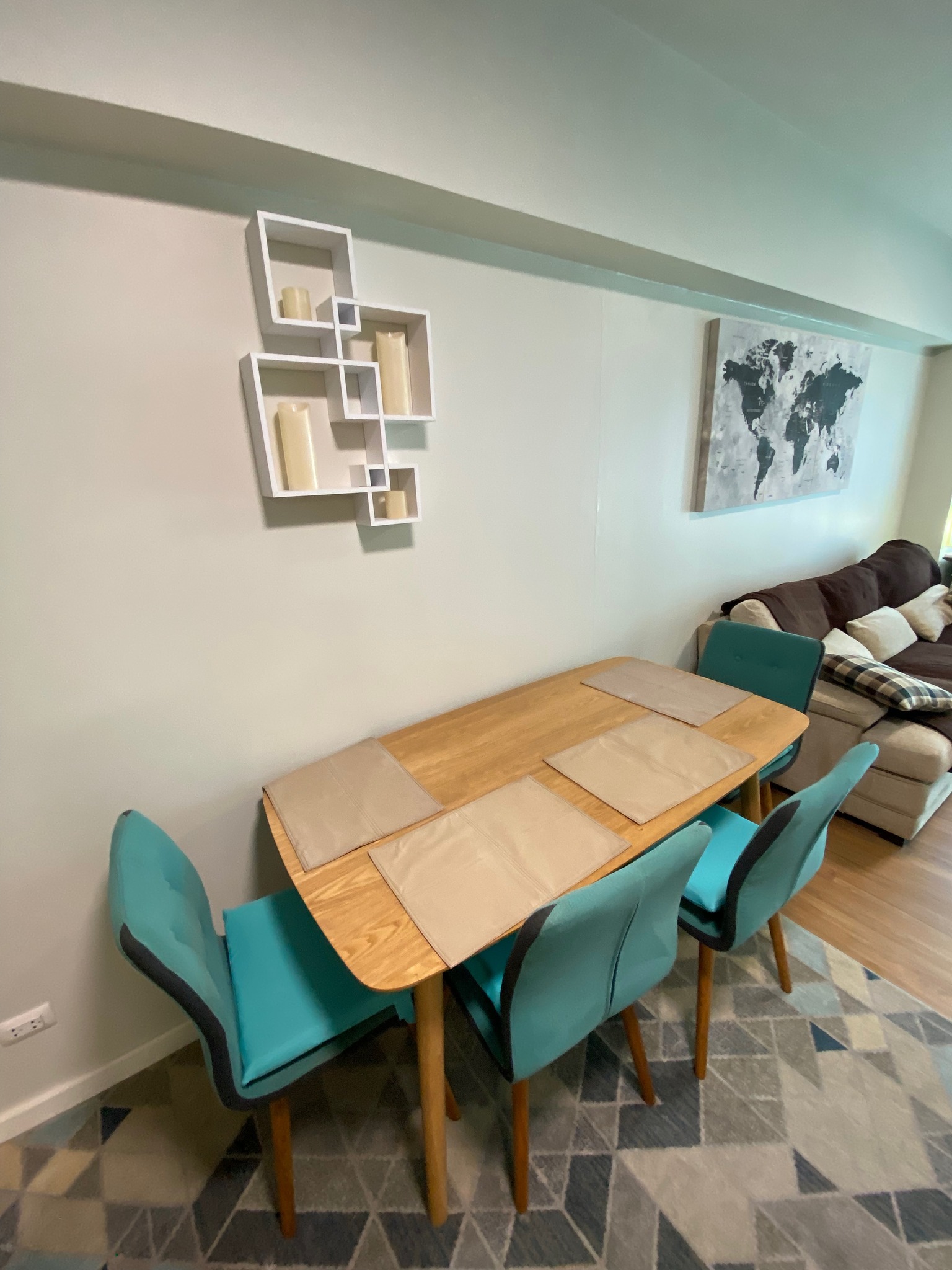 Condo For Rent in Legazpi Village