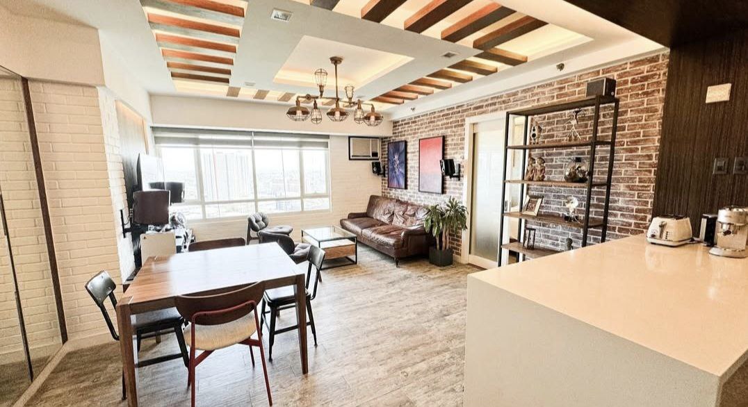 Apartment For Sale in Legazpi Village