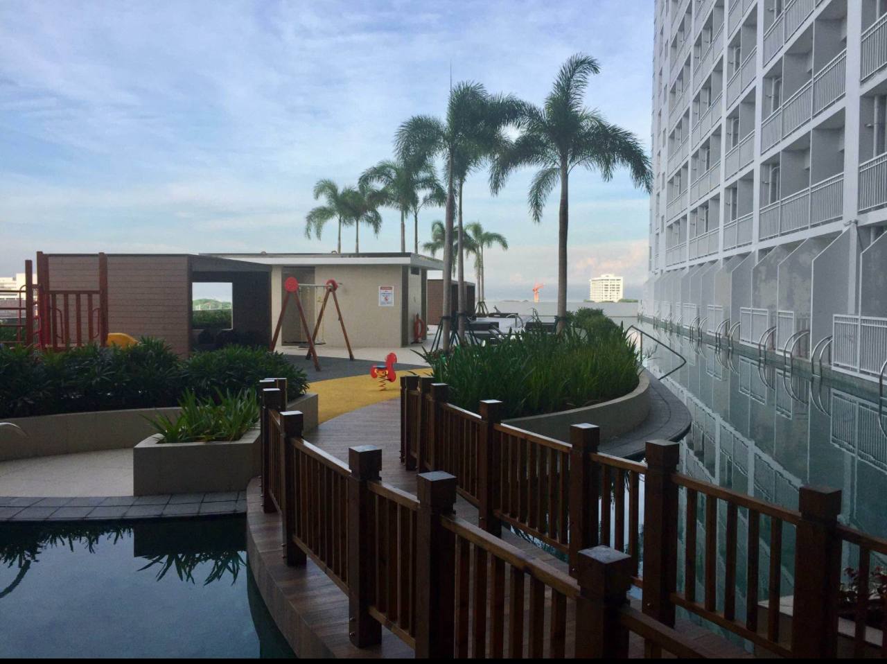 BREEZE RESIDENCES
