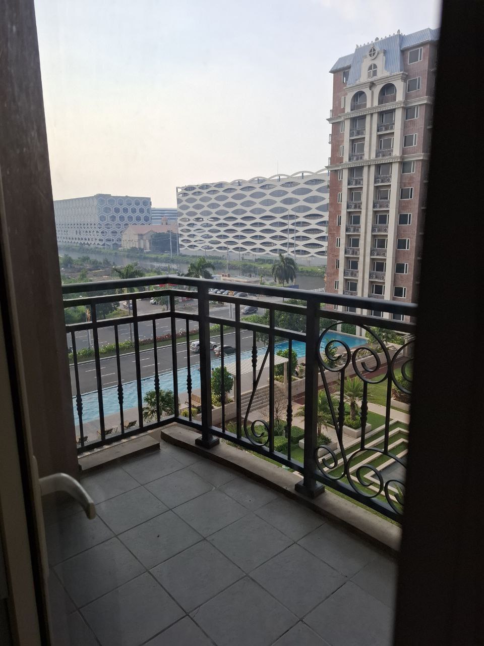 Monarch Parksuites