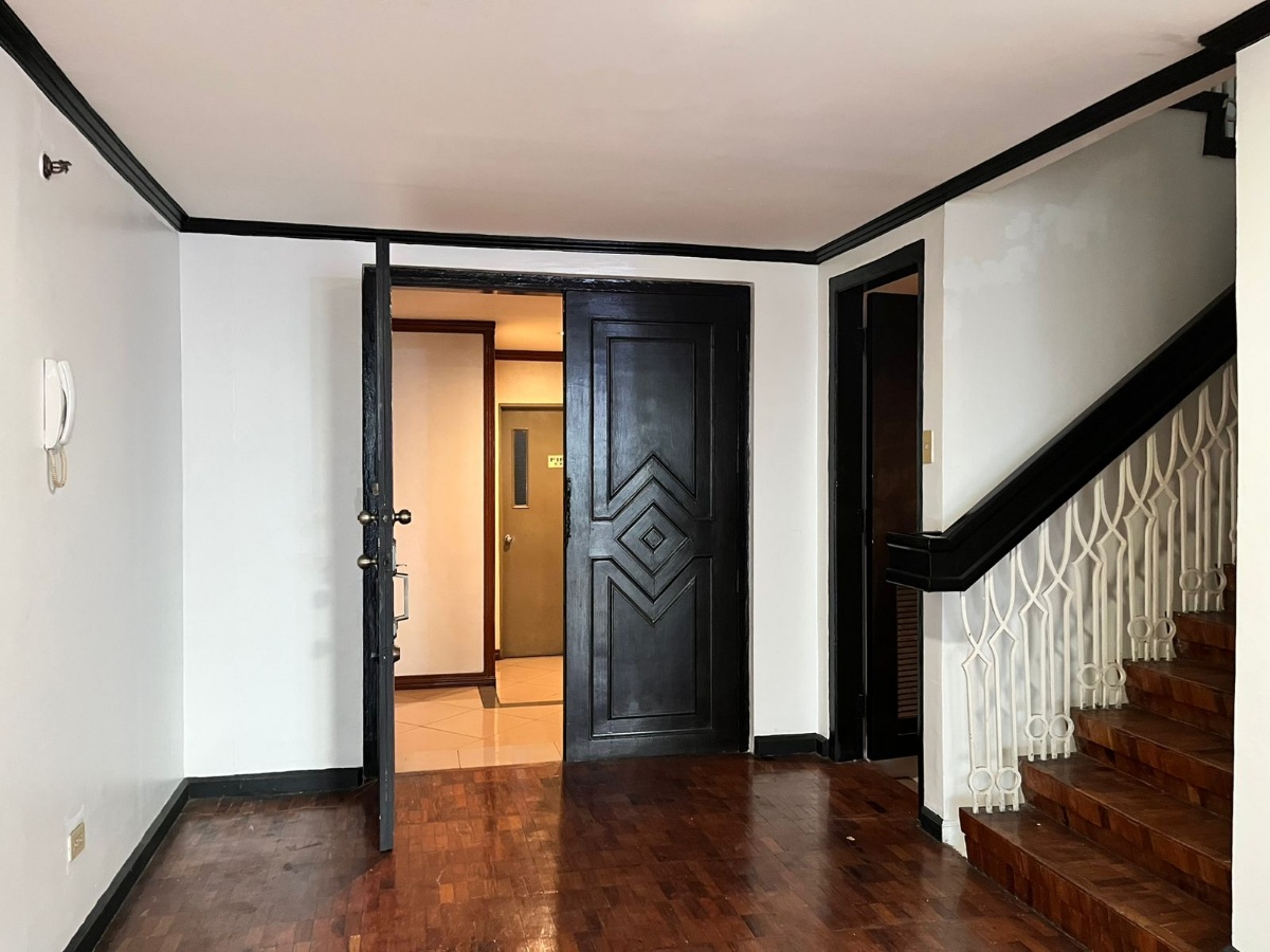 Condo For Rent in Salcedo Village