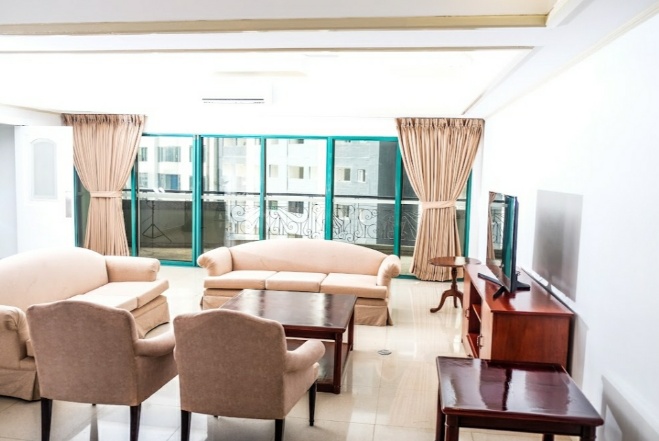 Condo For Rent in Salcedo Village