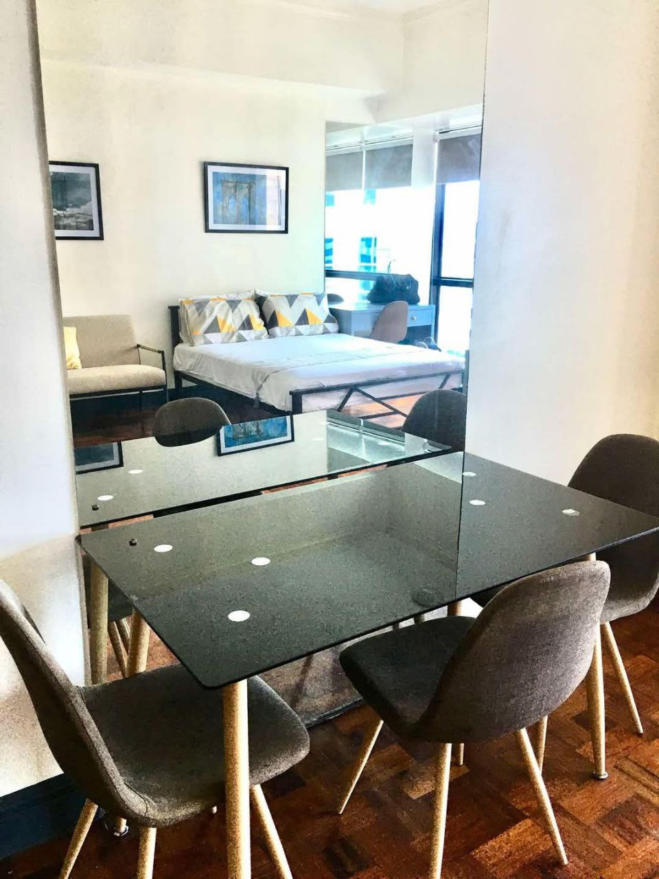 Apartment For Rent in Legazpi Village