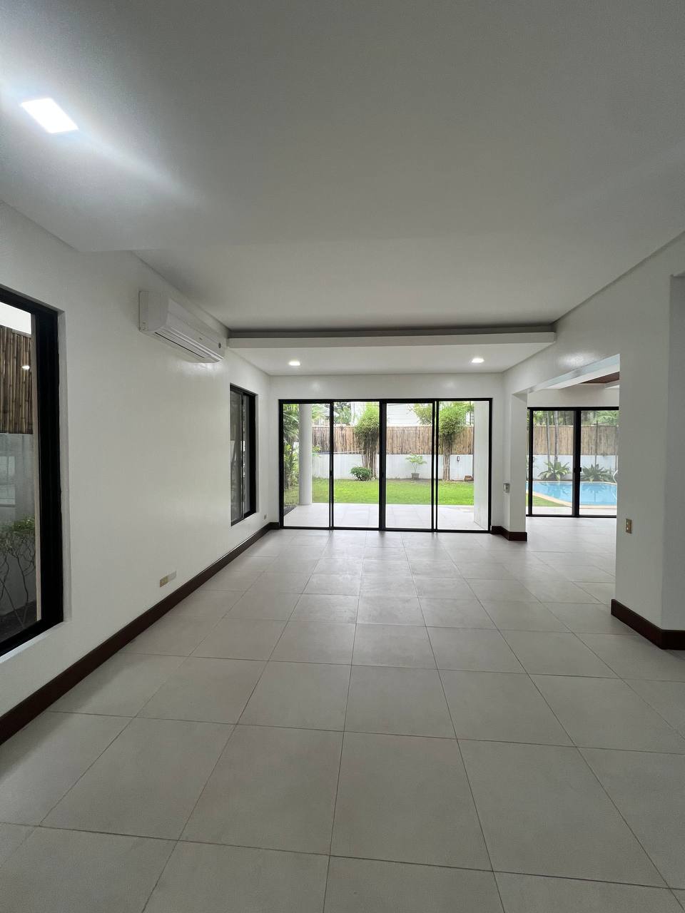 CALATAGAN ST AYALA ALABANG VILLAGE