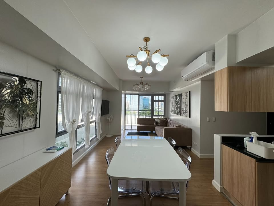 PARK TRIANGLE RESIDENCES