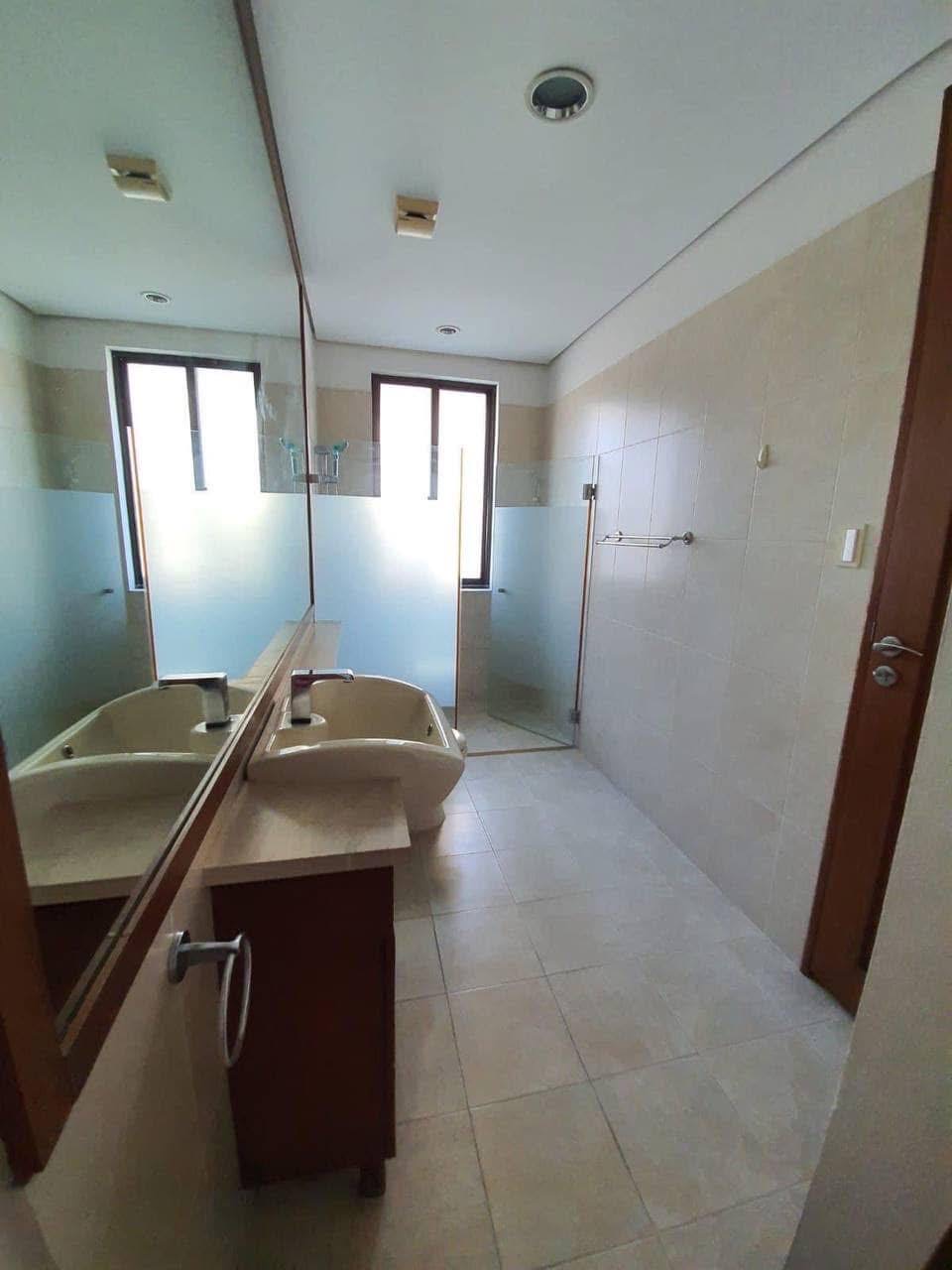 LANGKA ST AYALA ALABANG VILLAGE