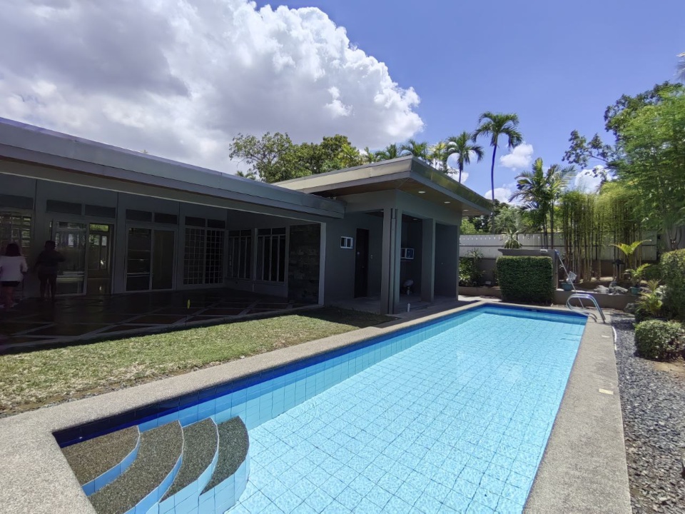 Villa For Rent in Dasmariñas