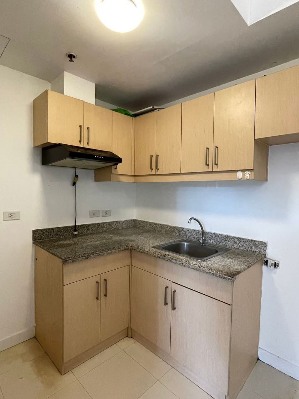 Apartment For Sale in Cubao